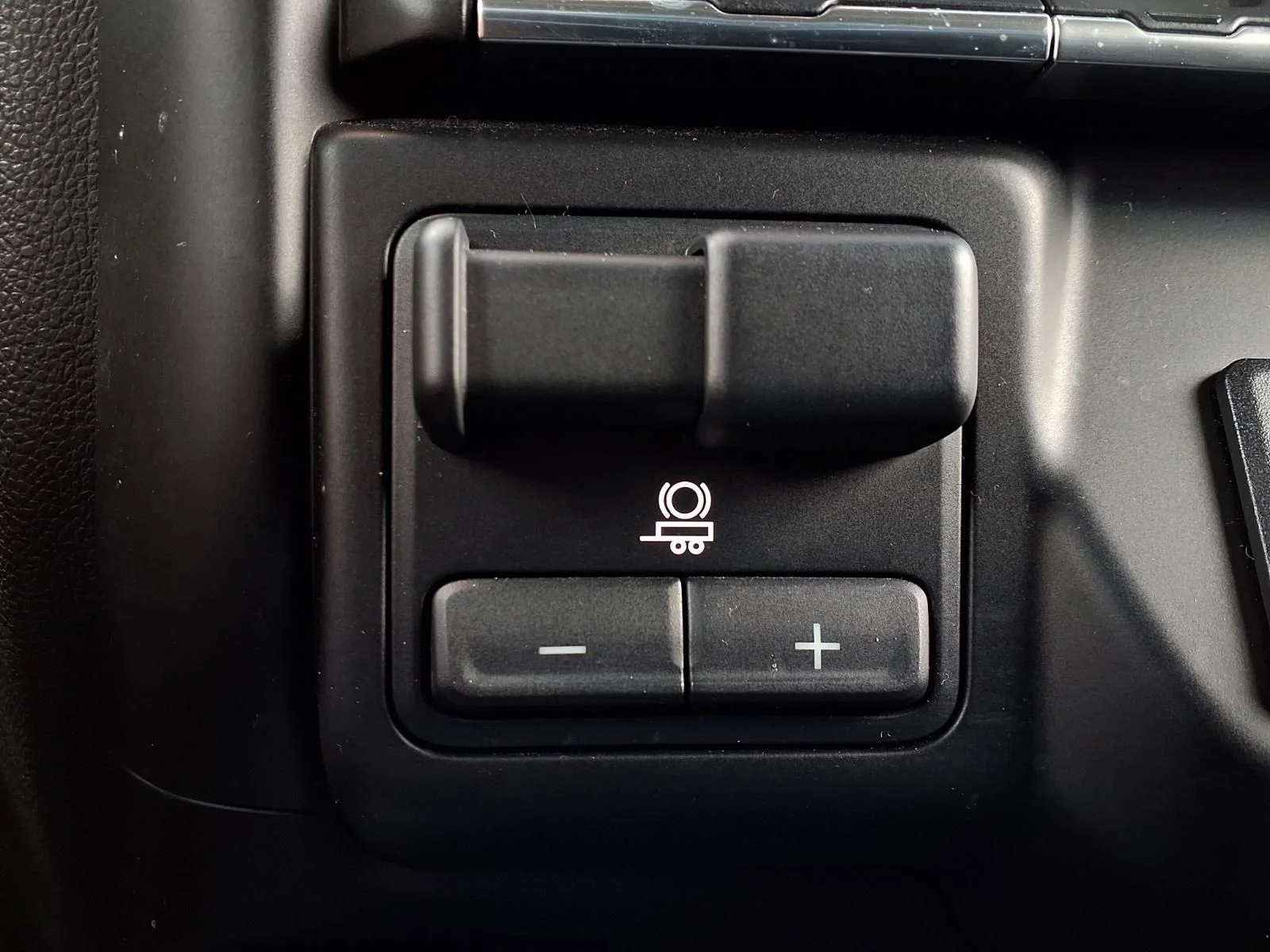 Used 2019 White GMC SLT image 21