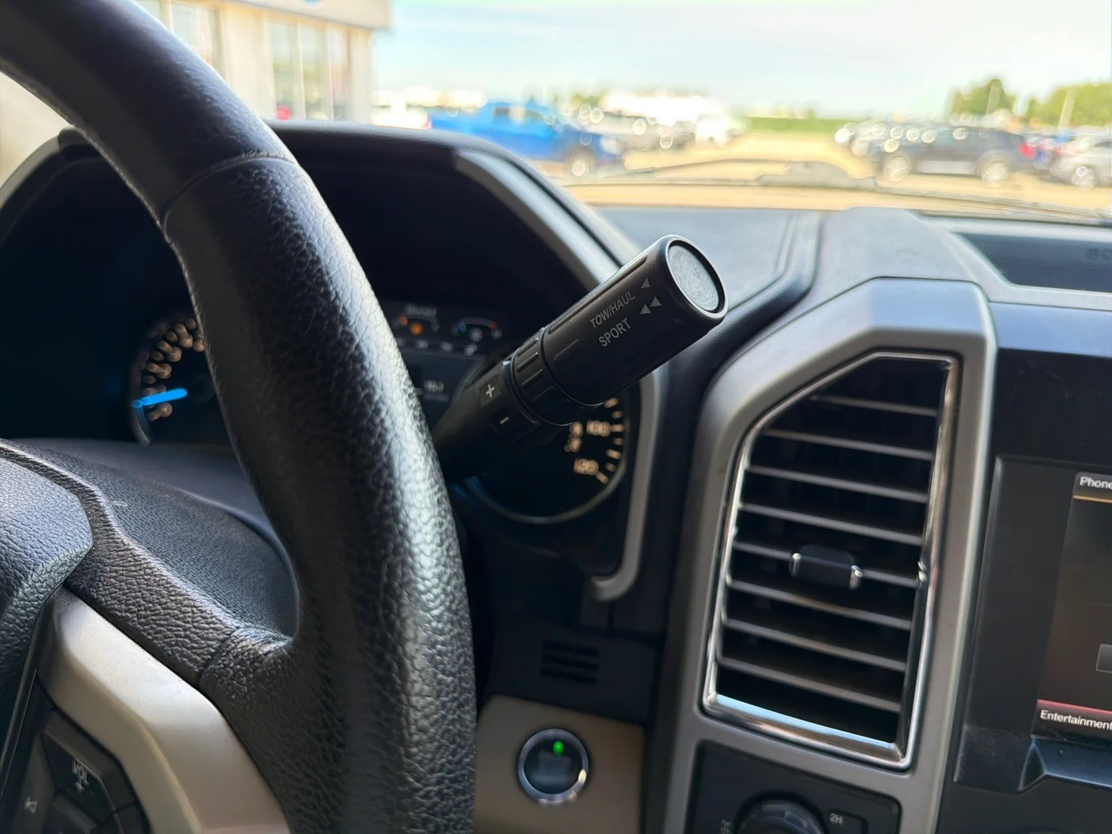 Used 2015 White Platinum Metallic Tri-Coat Ford Lariat image 35