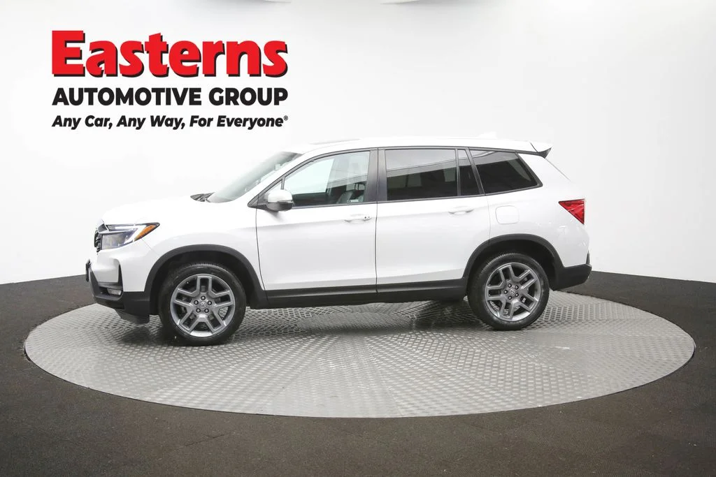 Used 2023 White Honda EX-L image 61