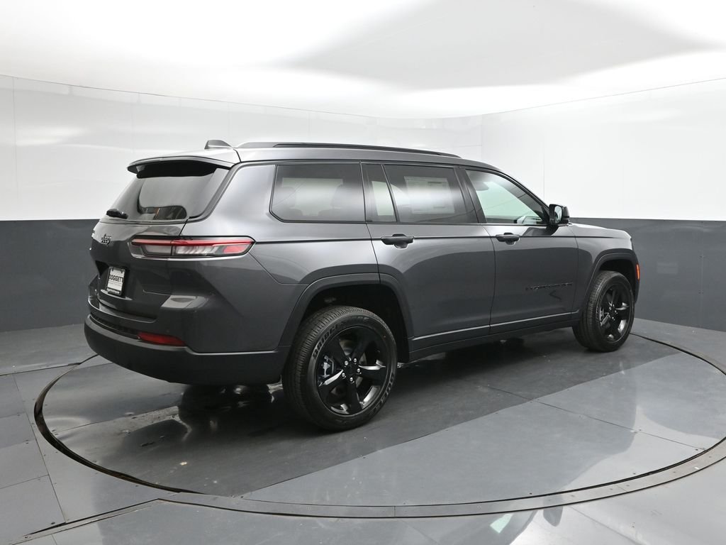 New 2025 Baltic Gray Metallic Clear-Coat Exterior Paint Jeep Altitude X image 11
