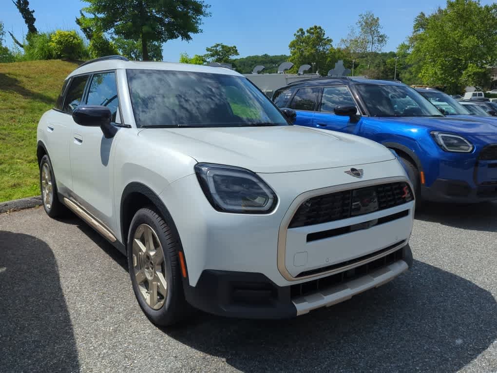 Used 2025 Nanuq White Metallic MINI S image 3