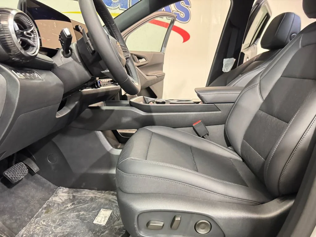 2026 Chevrolet Equinox LT - Photo 8