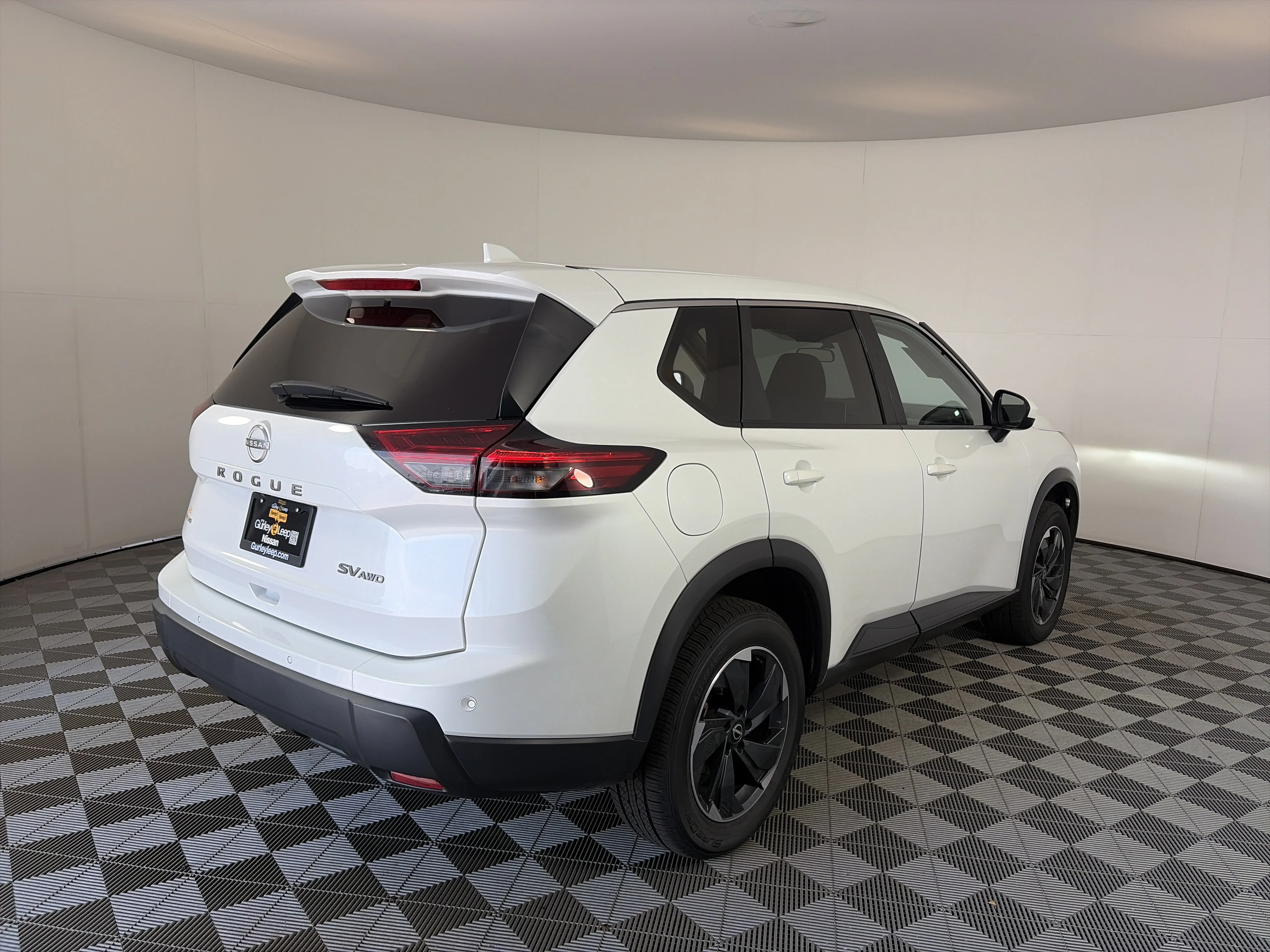 Used 2024 Everest White Pearl Nissan SV image 11