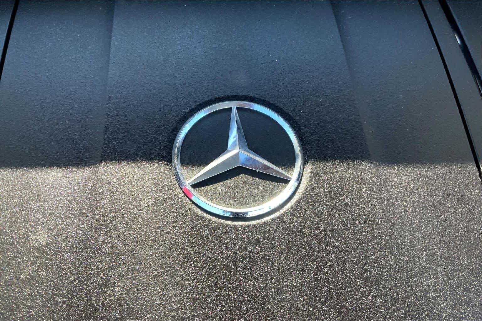 Certified Used 2024 Polar White Mercedes-Benz GLE 450e Plug-In Hybrid image 30