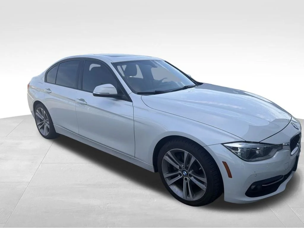 Used 2016 White Metallic BMW 328i xDrive image 13