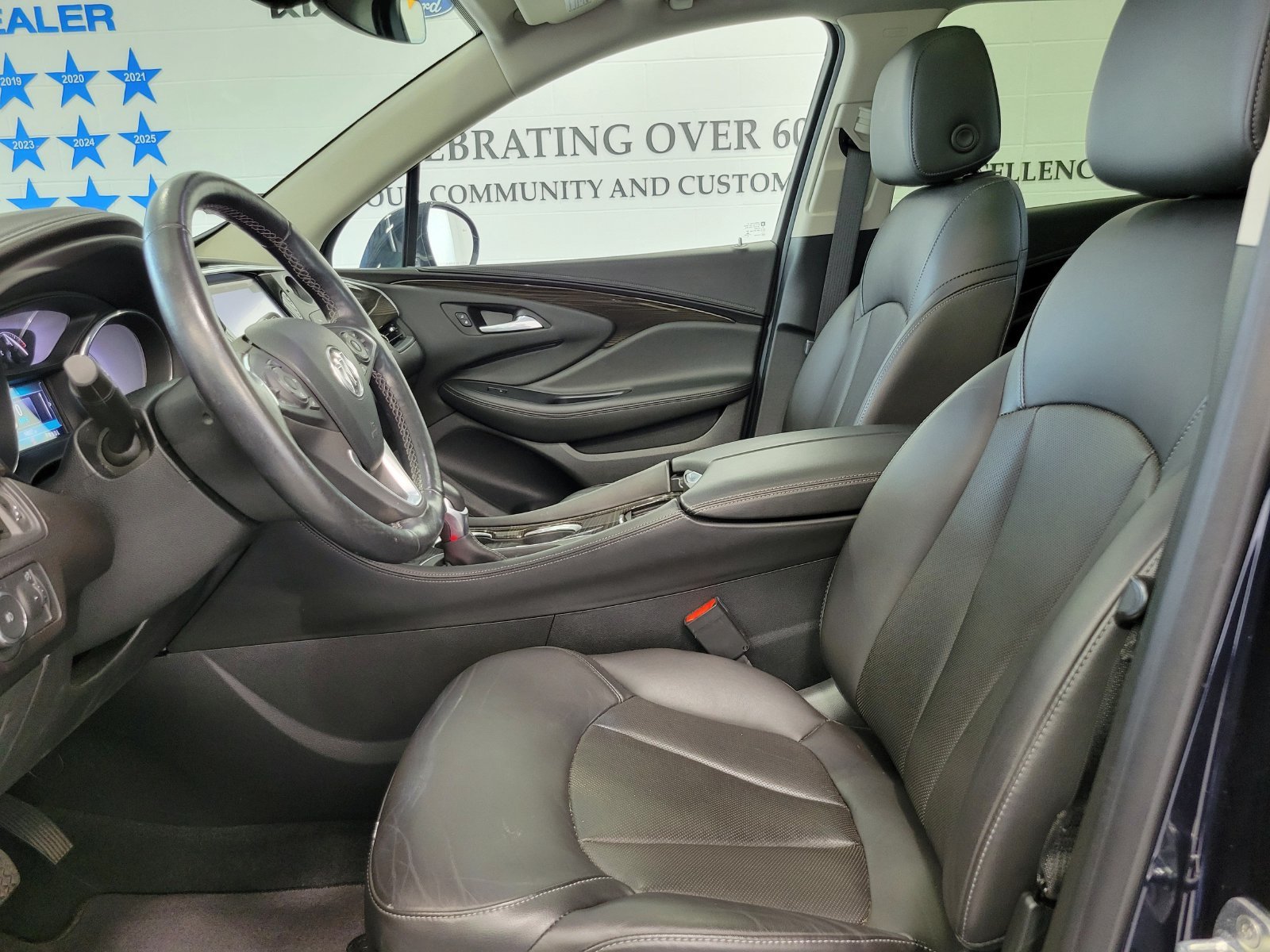 Used 2020 Blue Buick Essence image 9
