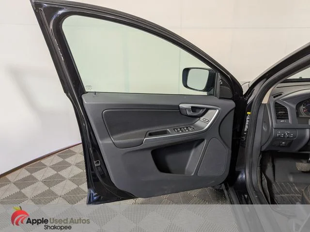 Used 2010 Gray Volvo 3.2 image 11