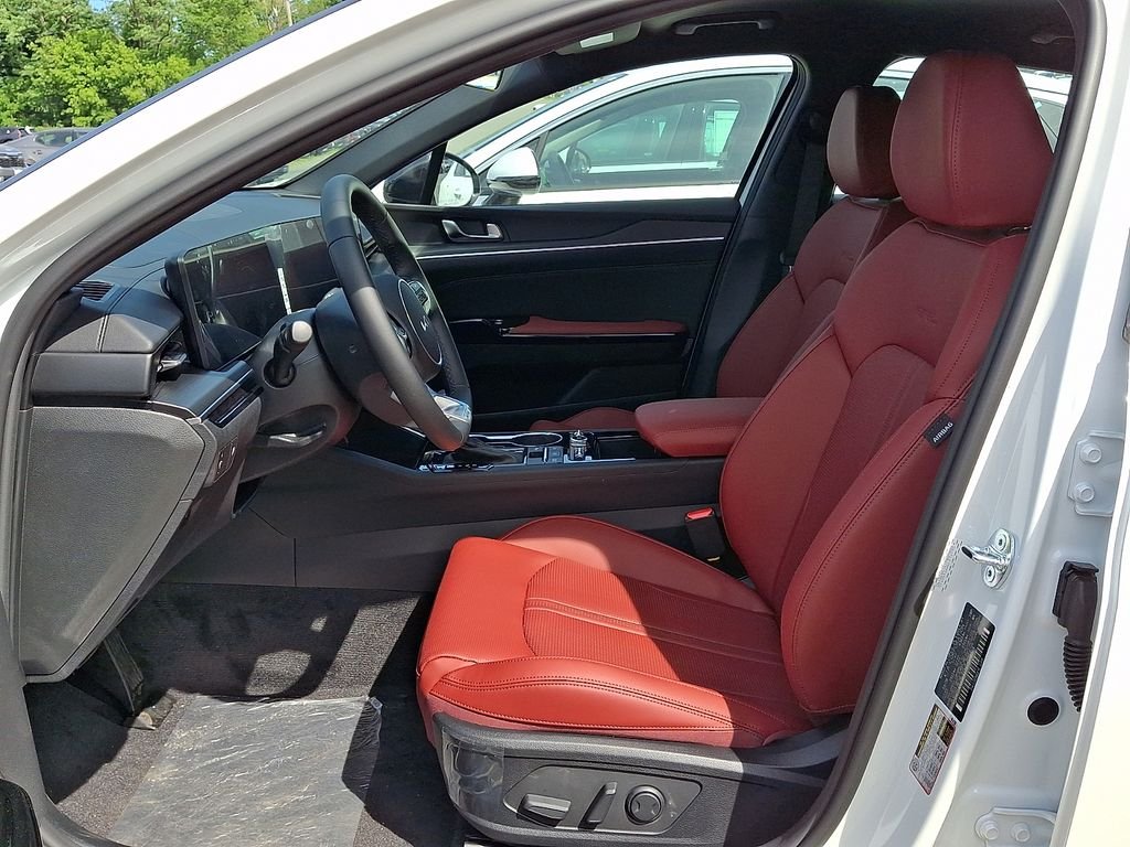 New 2026 White Kia GT-Line image 6