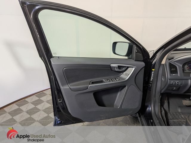 Used 2010 Gray Volvo 3.2 image 11