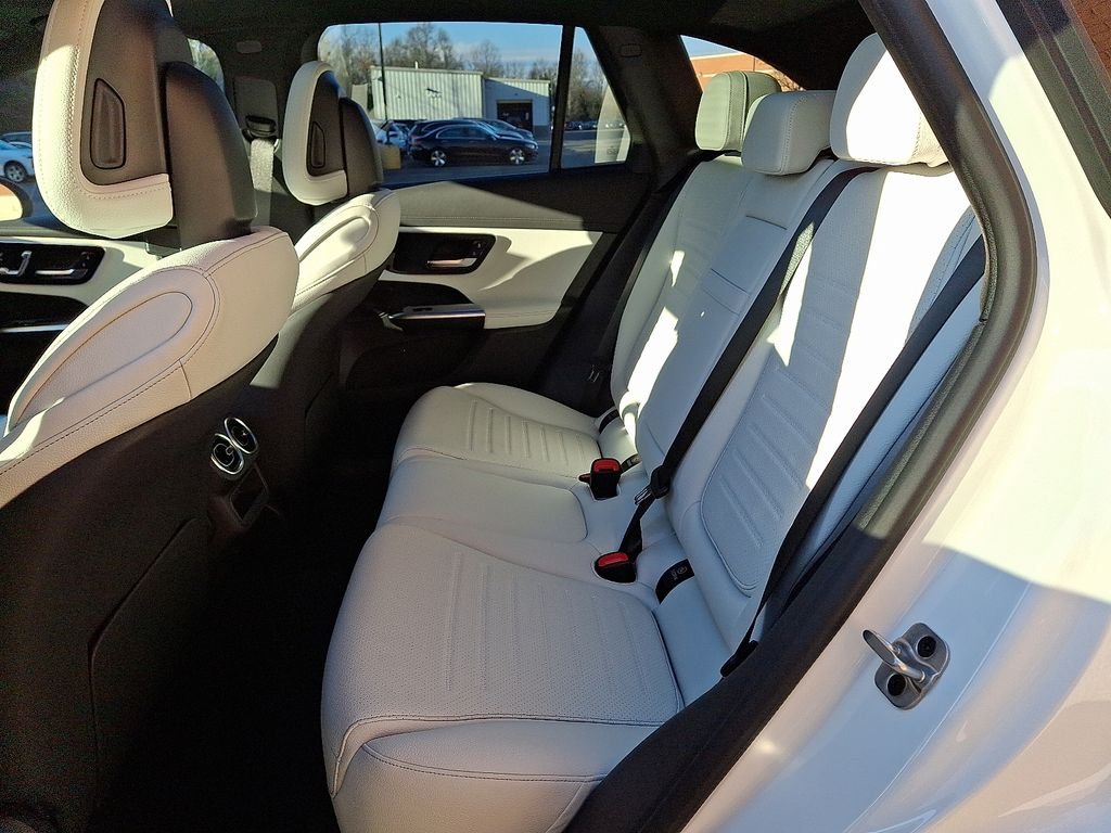 Used 2026 Polar White Mercedes-Benz GLC 300 image 6
