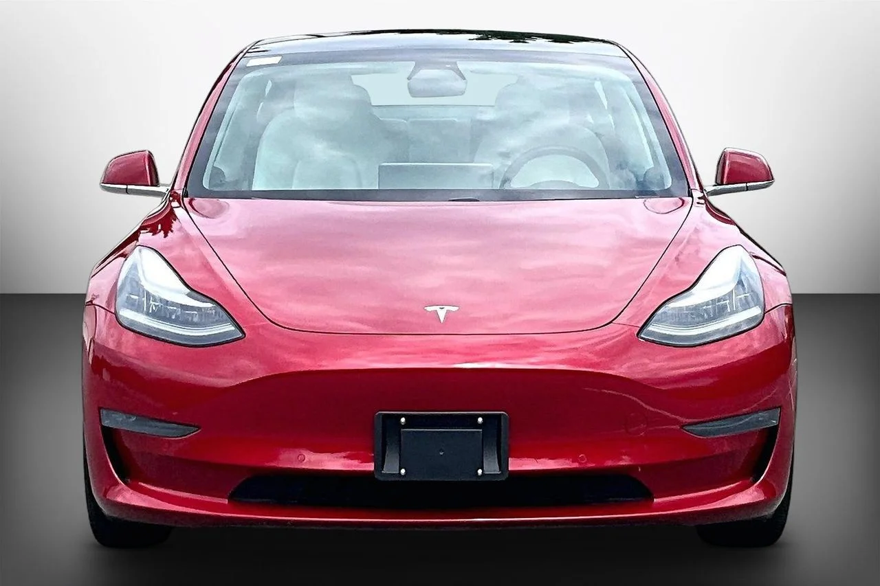 Used 2019  Tesla Long Range image 3