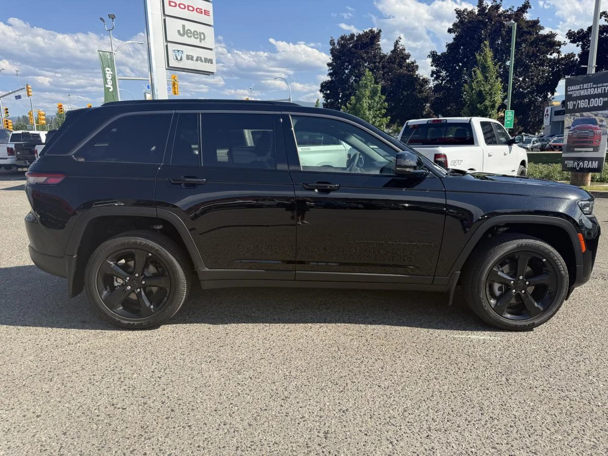 New 2026 Black Jeep Altitude image 9