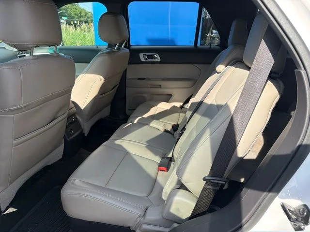 Used 2015 White Ford XLT image 10