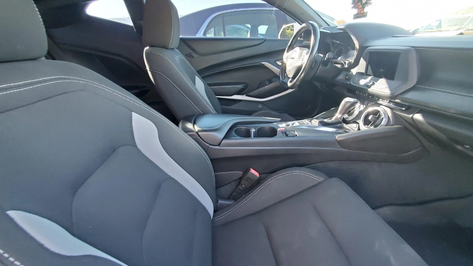 Used 2020 SUMMIT WHITE Chevrolet 1LS image 4