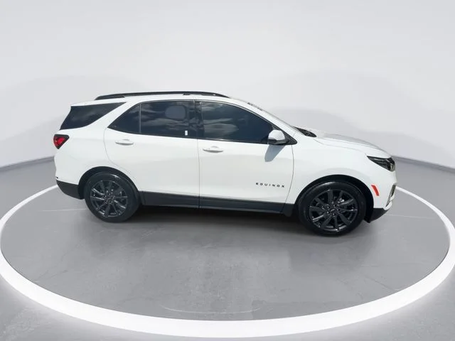 Used 2022 White Chevrolet RS image 9
