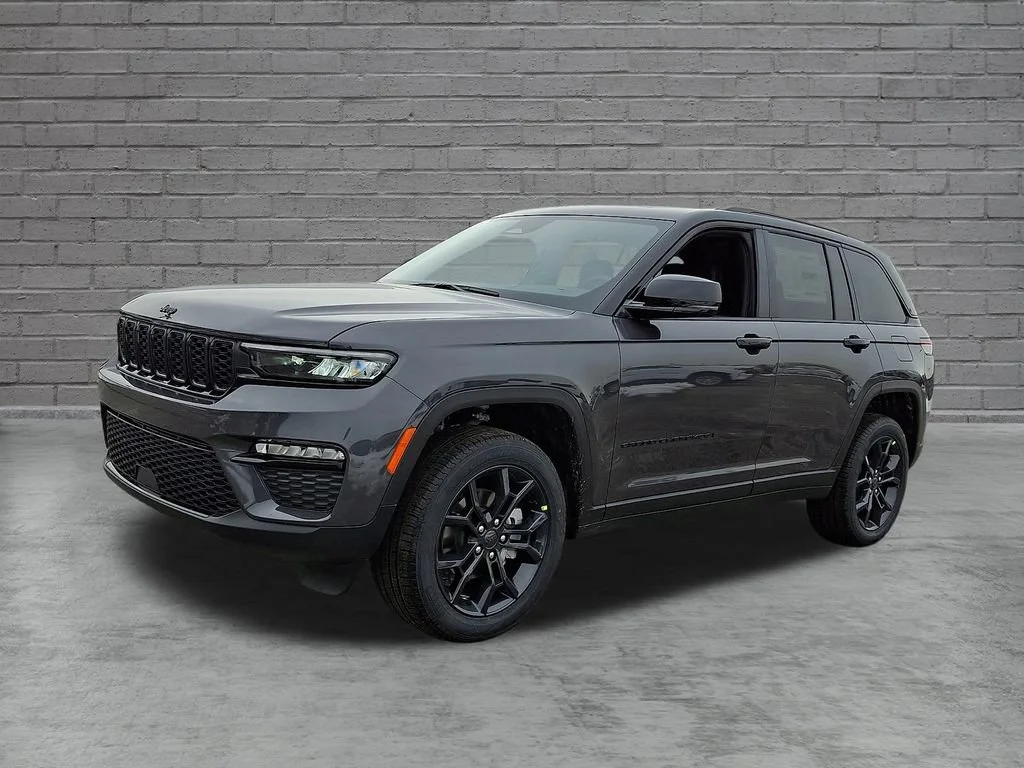 New 2025 Baltic Gray Metallic Clearcoat Jeep Limited image 4