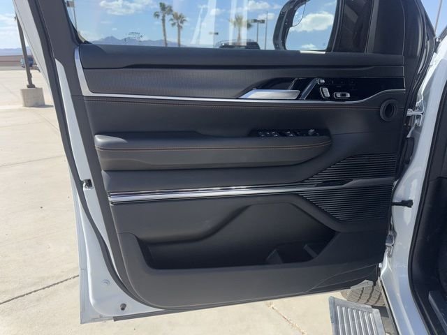 2024 Jeep Grand Wagoneer Series III - Photo 21