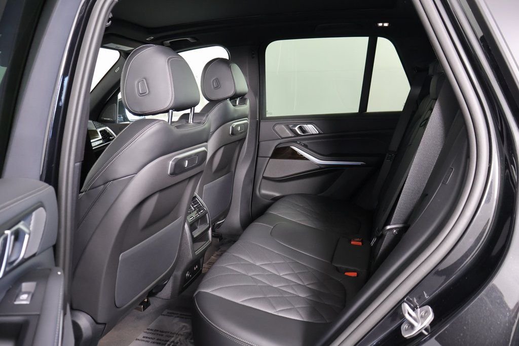 2026 BMW X5 50e - Photo 6
