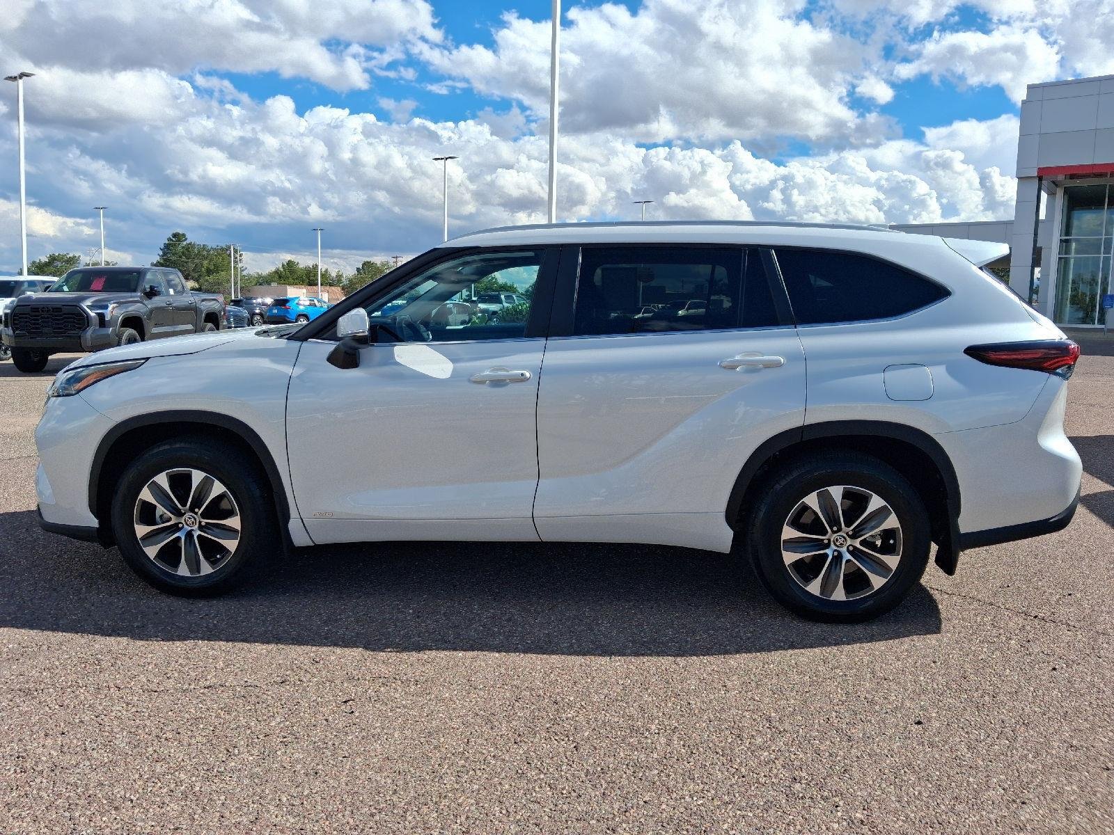 Certified Used 2026 Wind Chill Pearl Toyota XLE image 3