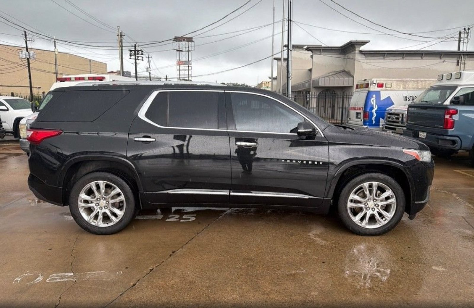 Used 2019 Mosaic Black Metallic Chevrolet High Country image 4
