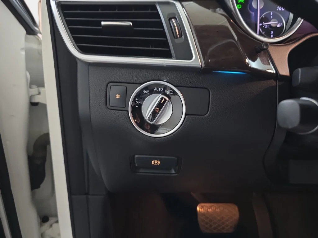 Used 2014  Mercedes-Benz GL 450 image 25