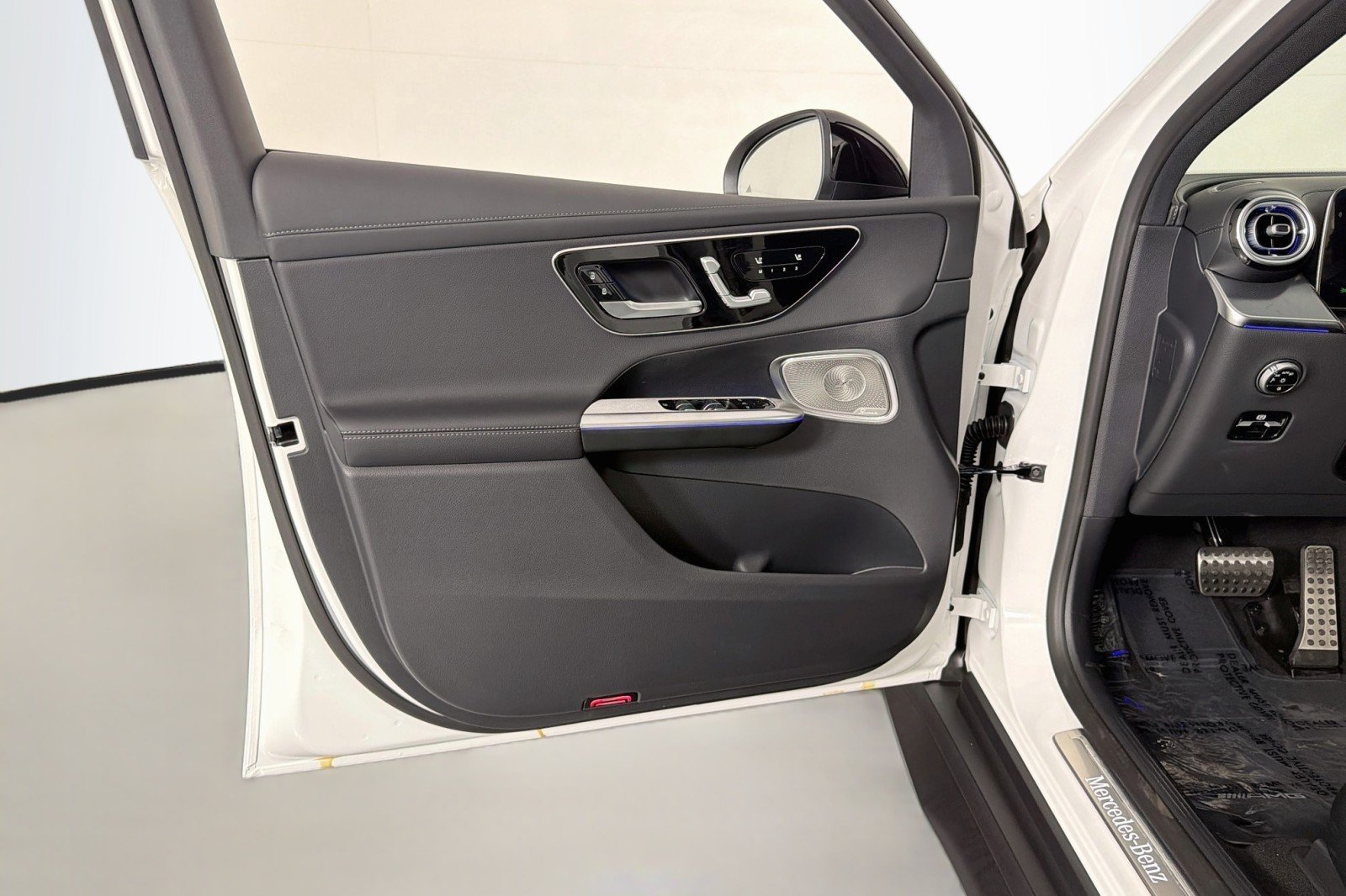 New 2027 Polar White Mercedes-Benz GLC 300 SUV image 20