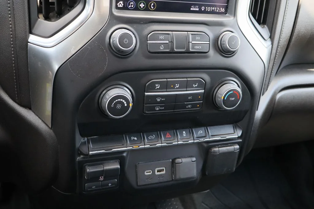 Used 2022 White Chevrolet LT image 18