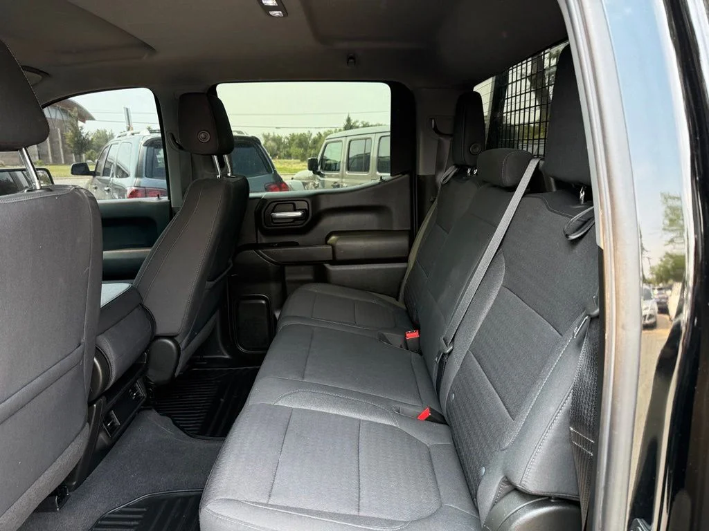 Used 2022 Black Chevrolet Custom image 12