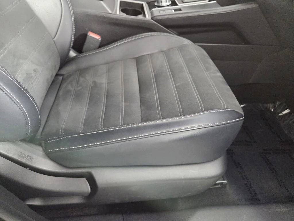 Used 2024 White Mitsubishi SE Black Edition image 37