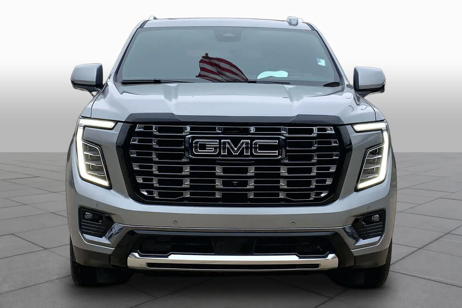 Used 2025 Sterling Metallic GMC Denali Ultimate image 4