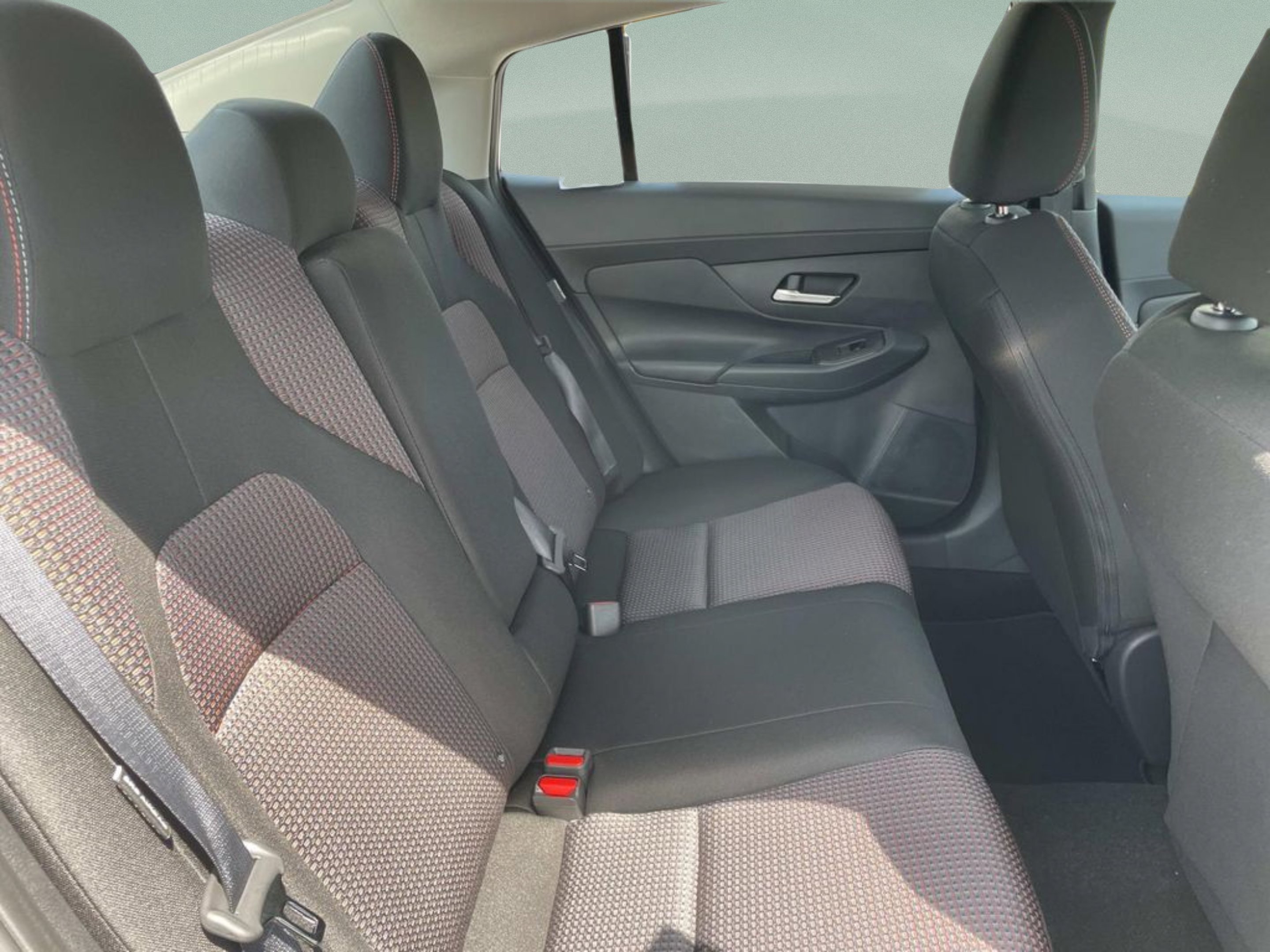 New 2026 Aspen White TriCoat / Super Black Two-tone Nissan SR image 16