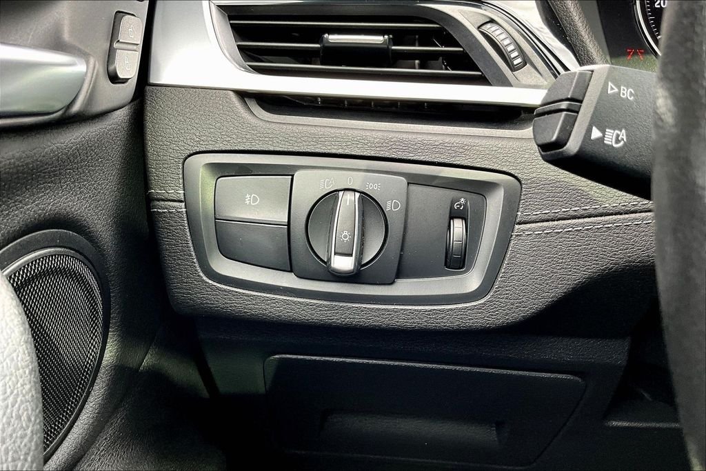 Used 2020 Black BMW sDrive28i image 14