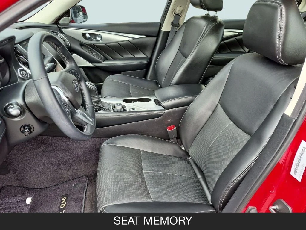 Used 2023 Red INFINITI LUXE image 14