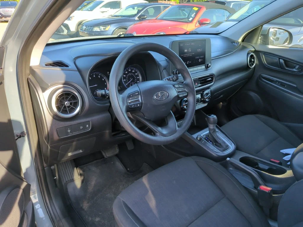 Used 2022 Green Hyundai SEL image 7
