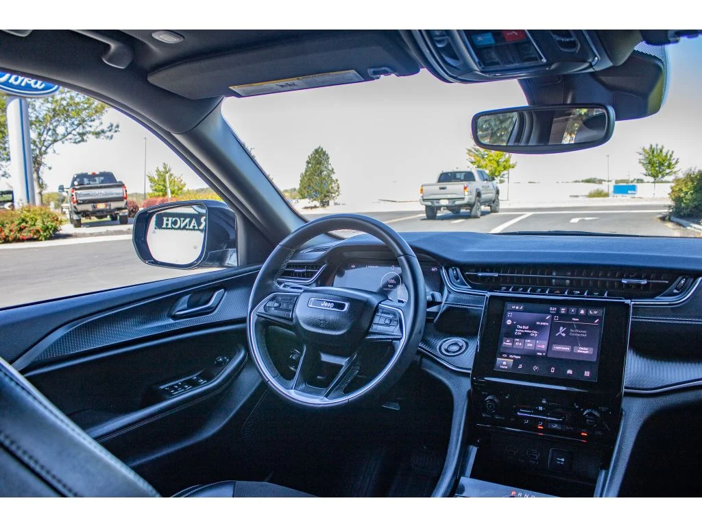 Used 2023 Baltic Gray Metallic Clearcoat Jeep Altitude image 26