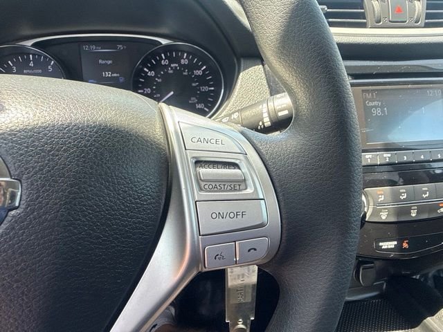 Used 2016 White Nissan S image 17