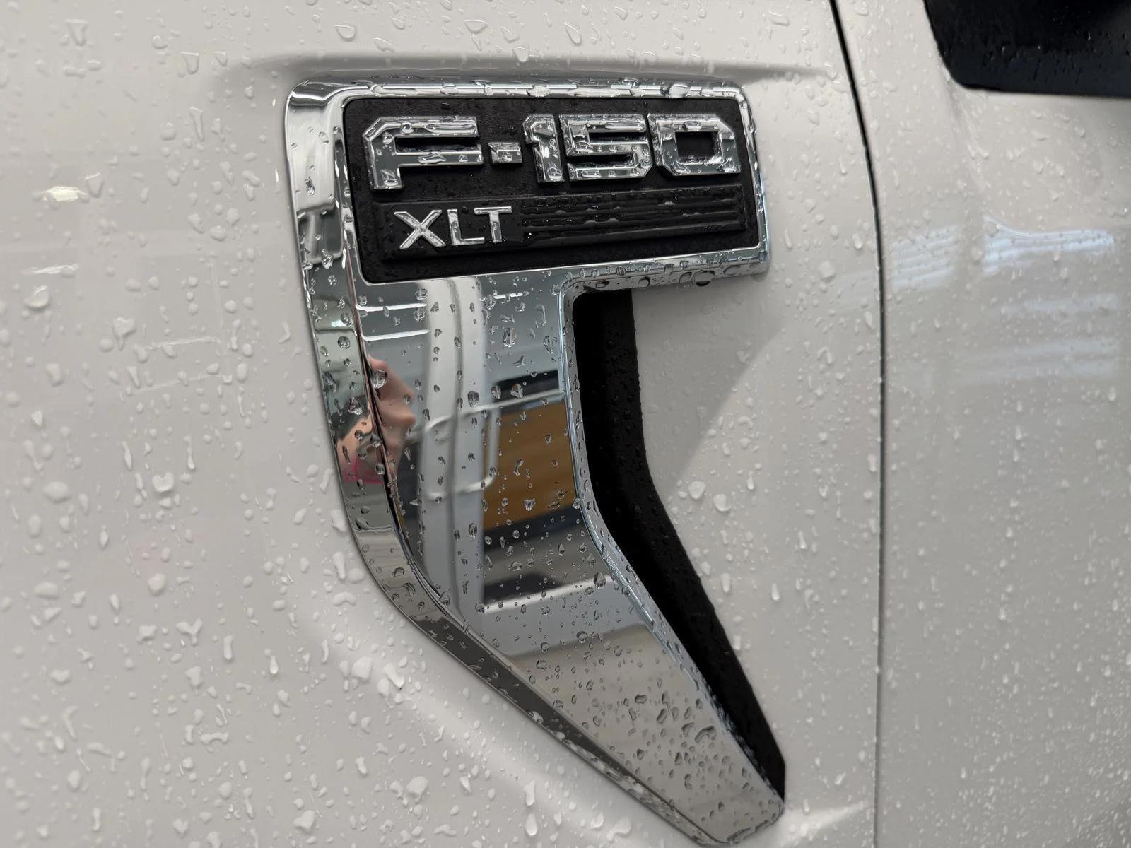 Used 2022 Oxford White Ford XLT image 25