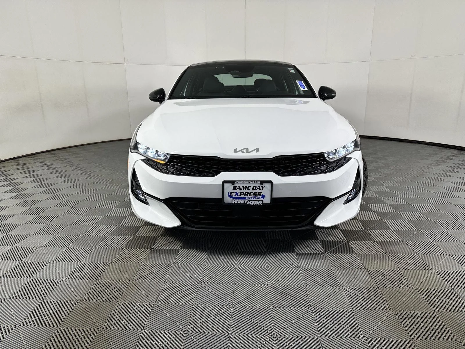 Used 2023 Glacial White Pearl Kia GT-Line image 10
