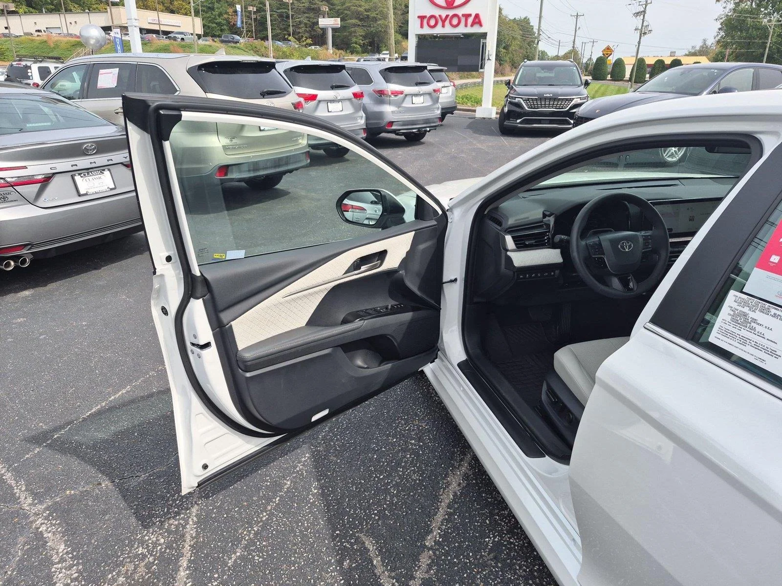 Used 2026 Wind Chill Pearl Toyota XLE image 14