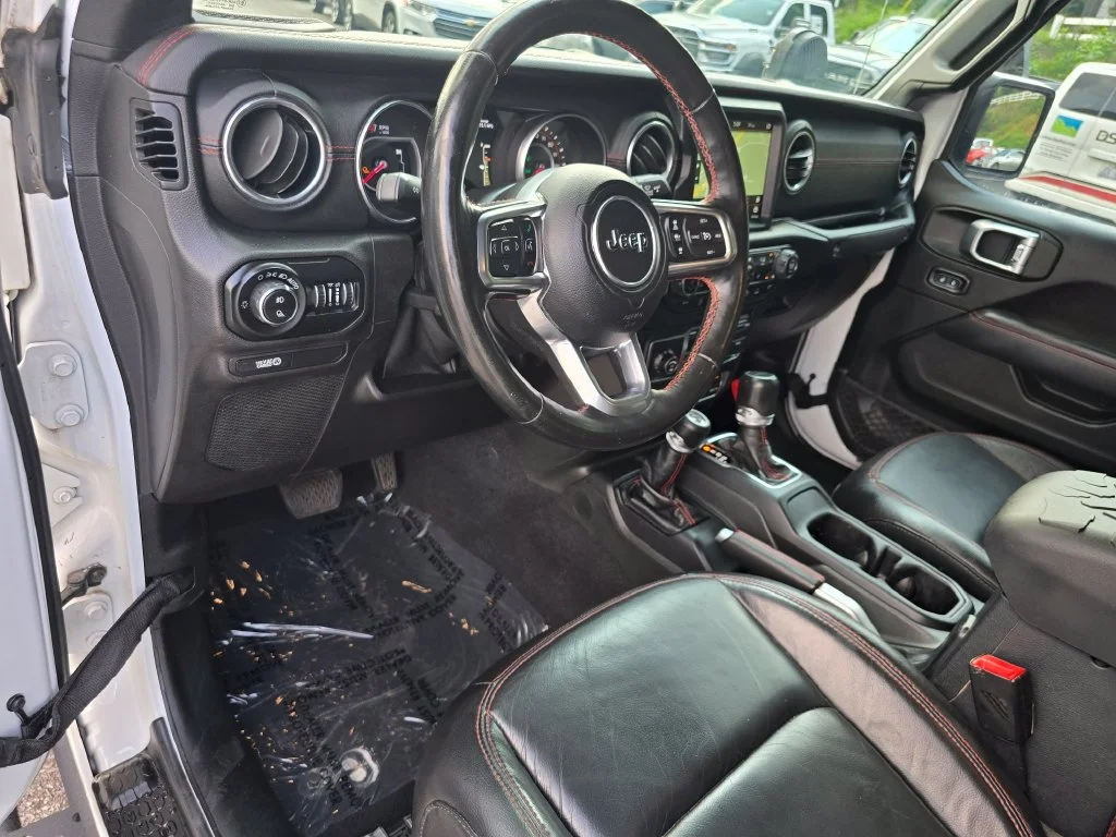 Certified Used 2020 White Jeep Rubicon image 23