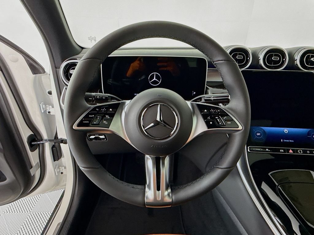 New 2026 Polar White Mercedes-Benz GLC 300 image 12