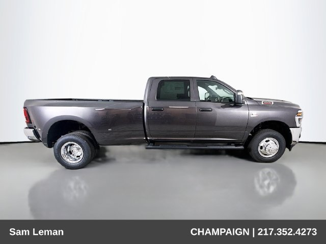 New 2026 Granite Crystal Metallic Clear-Coat Exterior Paint RAM Tradesman image 8