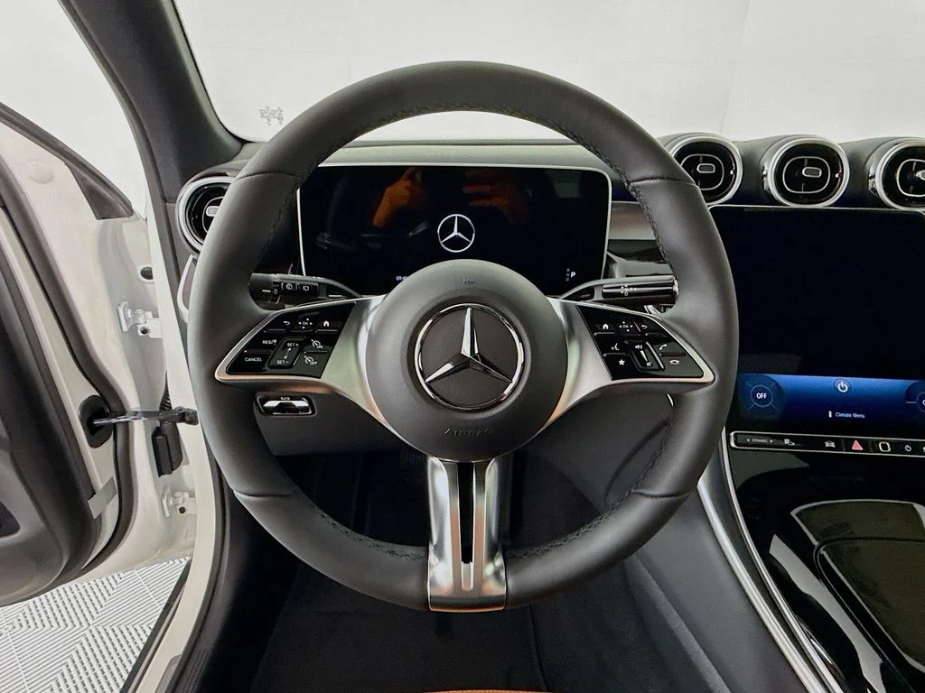 New 2026 Polar White Mercedes-Benz GLC 300 image 12