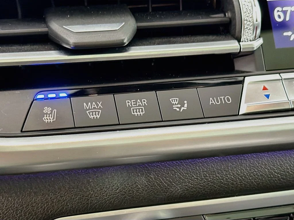 Used 2020 Carbon Black Metallic BMW M50i image 21