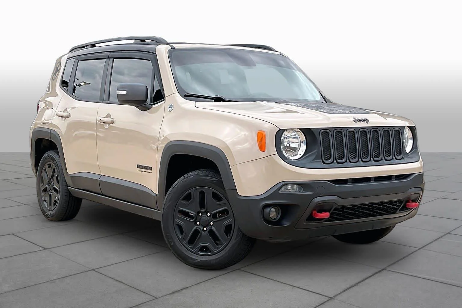 Used 2017 Mojave Sand Jeep Deserthawk image 4
