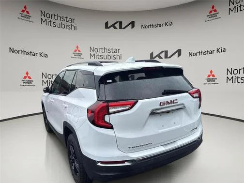 Used 2022 White GMC AT4 image 3