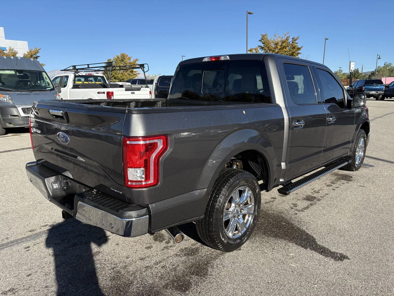 Used 2015 Magnetic Metallic Ford XLT image 3