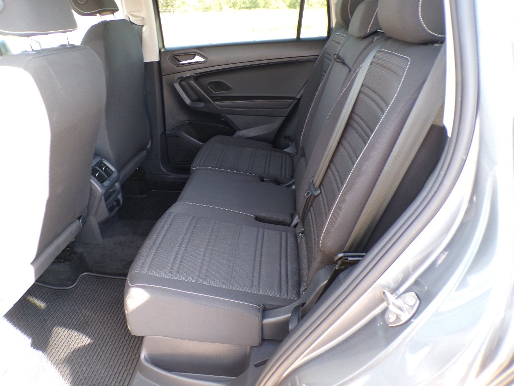 Used 2024 Platinum Gray Metallic Volkswagen S image 21