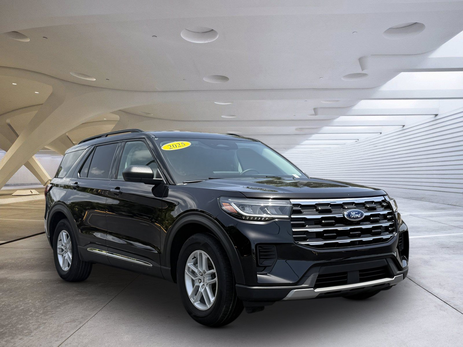 Used 2025 Black Metallic Ford Active image 1