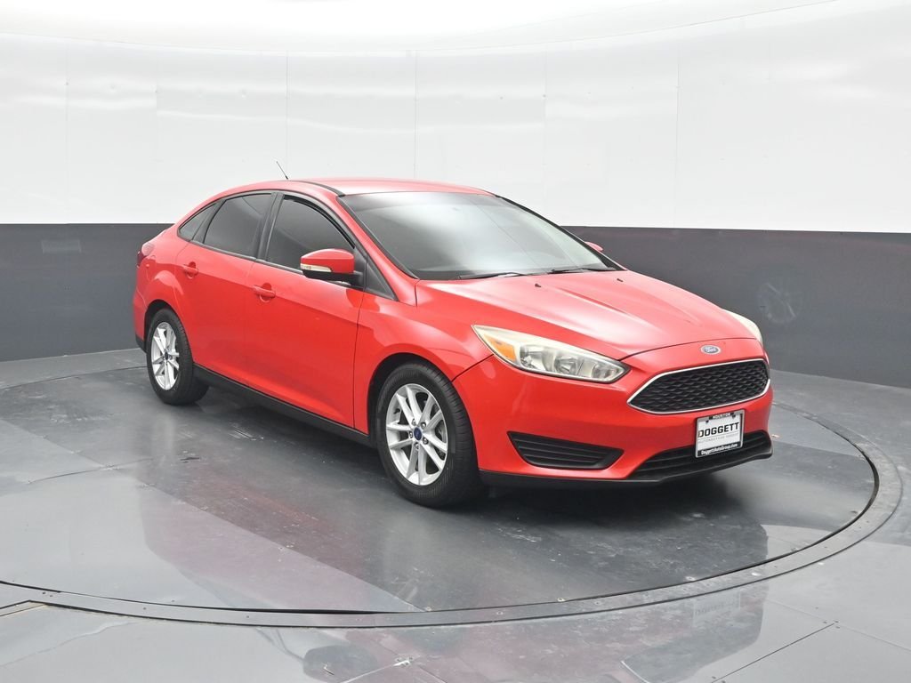 Used 2016 Red Ford SE image 8